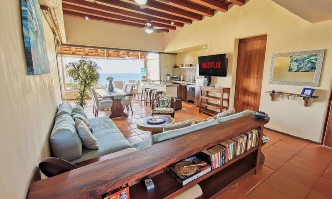Ixtapa - Zihuatanejo House | Your Dream Vacation Awaits at our Beachfront Villa