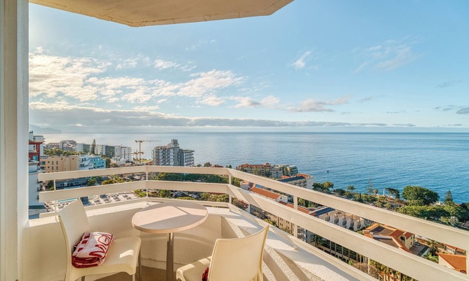 Sao Martinho Hotel | Your Home Away From Home! Outdoor Swimming Pool, Free Parking, Beachfront Hotel!