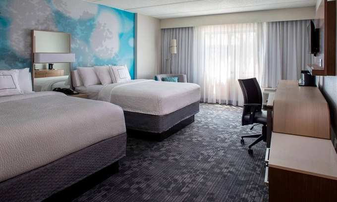 Norcross House | Your Home Away From Home! 2 Relaxing Units, Onsite Swimming Pool, Free Parking