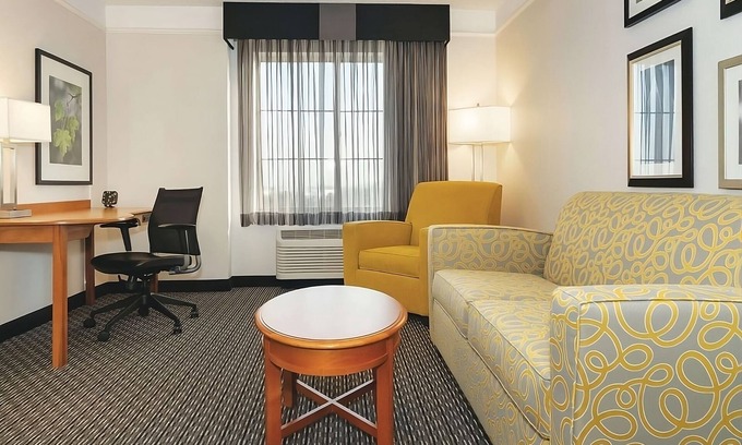 Guasti Hotel | Your Home Away From Home! Spacious Unit. Close to Cucamonga-Guasti Regional Park
