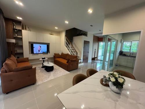 Chalong Villa | your home away from home