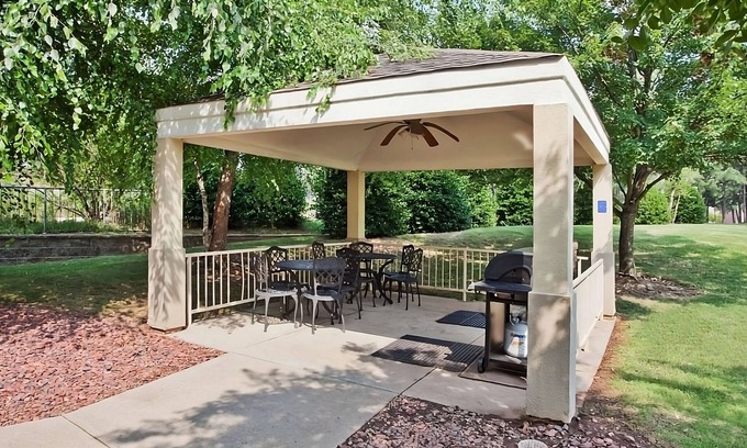 Gwinnett Place Resort | Your Home Away From Home! Pet-friendly Unit w/Kitchen! Near Webb Bridge Park!