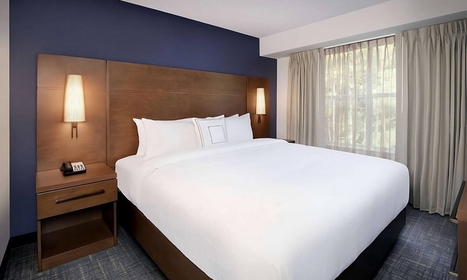Alpharetta Hotel | Your Home Away From Home! Free Breakfast, Swimming Pool, Pet-friendly!