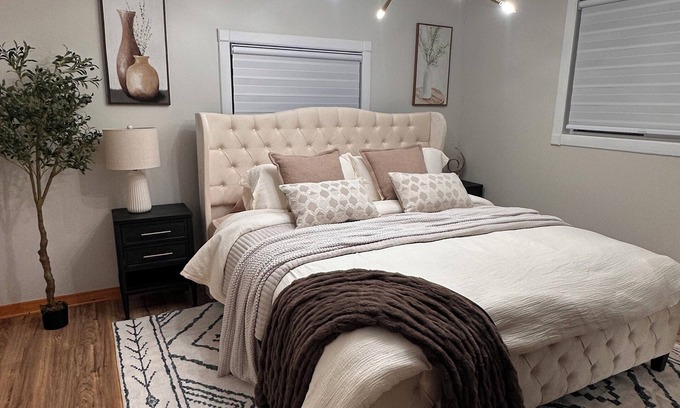 Friendship House | Your Home Away from Home in Friendship – 3 Bedrooms, Fireplace & More!