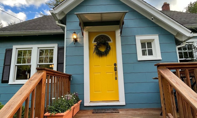Narrowsburg Cottage | Your home away from home.