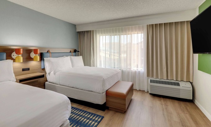 Mayo Clinic Hotel | Your Home Away From Home! Short Drive to OdySea Aquarium, Pets are Allowed