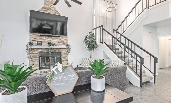 The Islands House | Your Home Away! Offering free heated pool ! Close to everything !