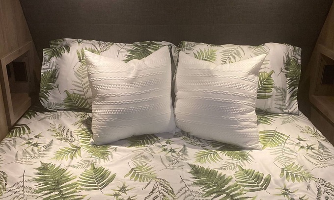 Urbana House | Your Home Away: Prime Accommodations for Traveling Pros Seeking Relaxing Stay!