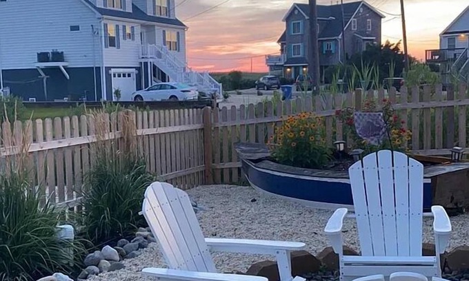 Manahawkin House | Your LBI Bay Escape.nRelax and unwind at our charming 3 bedroom minutes from LBI