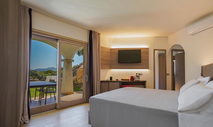 La Maddalena House | Your lovely and elegant home with garden sea view