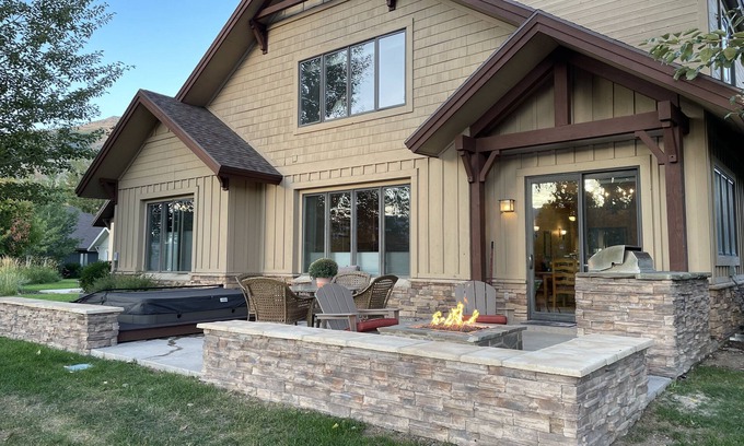 Eden House | Your Luxury Mountain Adventure Home