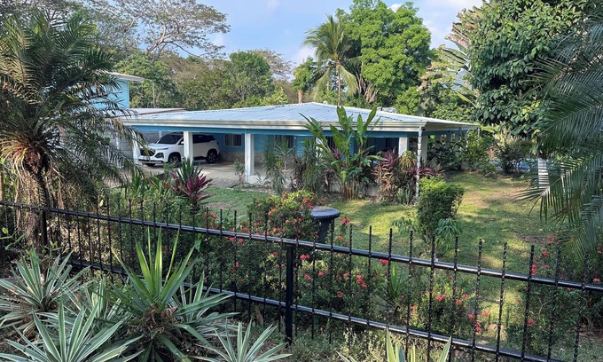 Tarcoles House | Your place in Costa Rica - 3 Bedroom Beach house with pool!