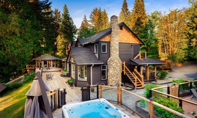 Port Alberni Hotel | Your Private Resort Awaits! Come make memories no matter what the season.