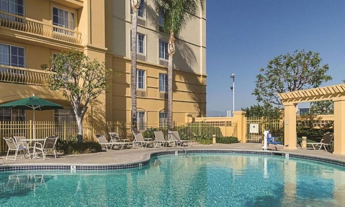 Guasti House | Your Relaxing Getaway Awaits! 2 Pet-Friendly Units Close to Golden Oak Park!