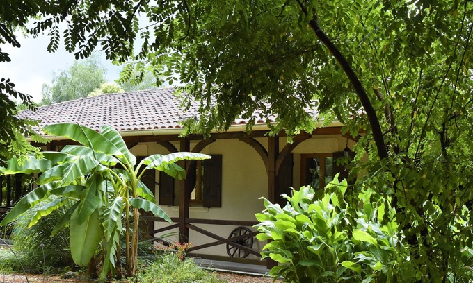 Montpon-Menesterol House | Your secluded country oasis in southwest France