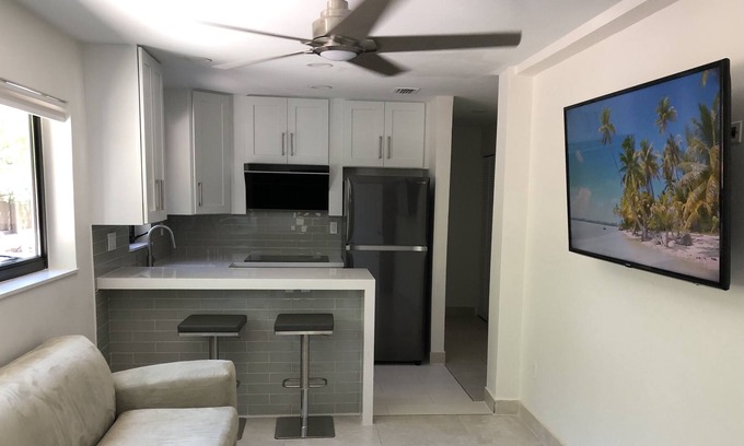 Hallandale Beach Boat Rental | Your Spotless Clean 5-Star Suite - 6 min from the beach