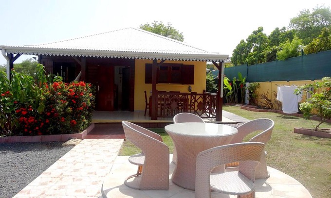 Saint-Francois Cottage | YOUR STAY IN SAFETY WITH BOUGAINVILLIERS GITES