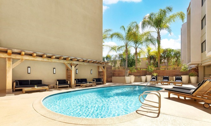 Calabasas Hotel | Your Ultimate Leisure Stay Near Lake Calabasas Park! 3 Spacious Units, Pool