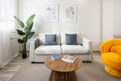 Los Tilos Apartment | Your Urban Retreat in the City Center