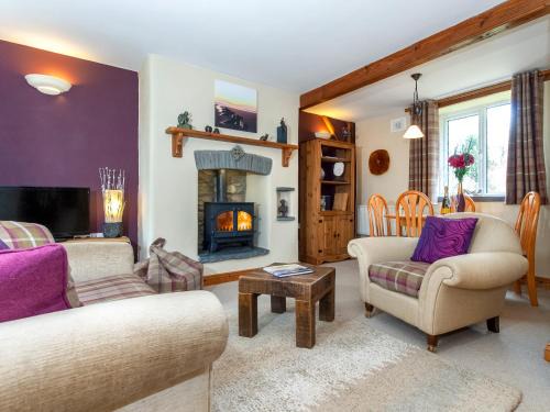 Castlemorris House | Yr Hen Felin