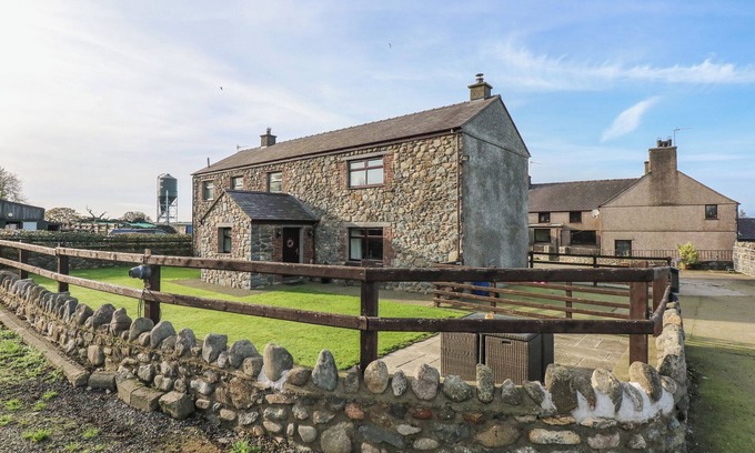 Dinas Cottage | Yr Hen Stabl