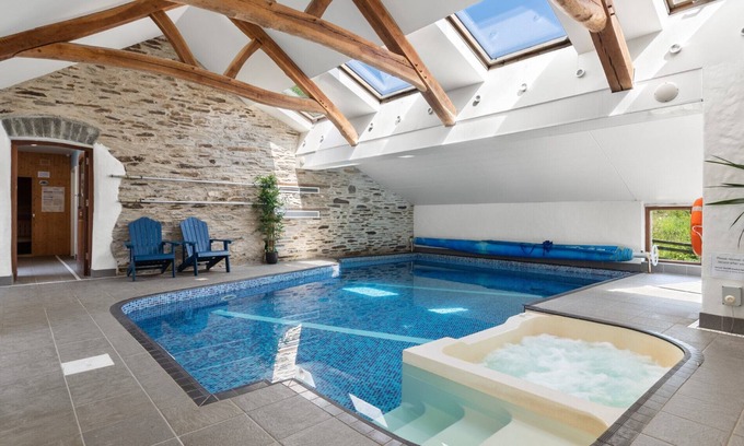 Whitland House | Ysgubor Isaf - Two Bedroom House, Sleeps 3