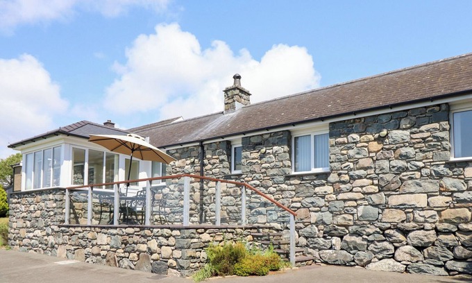 Talybont Cottage | YSGUBOR NEWYDD PARC ISAF, family friendly in Dyffryn Ardudwy