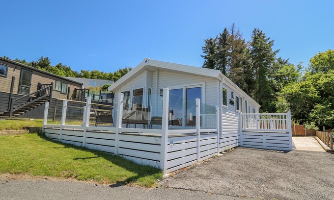 Borth Cottage | YSTWYTH 36, family friendly, country holiday cottage in Borth