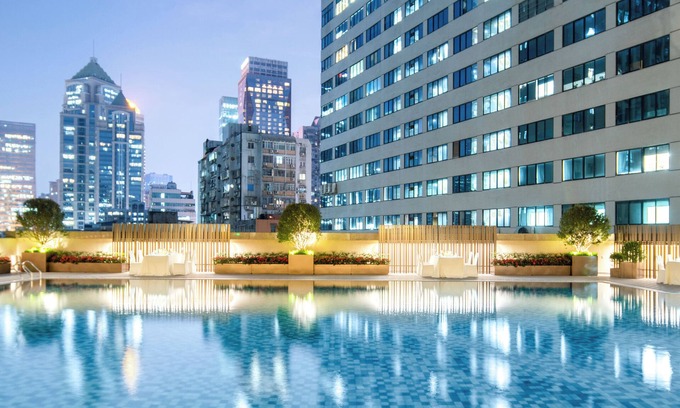 Yuexiu Hotel | Yuexiu Hotel Guangzhou,Curio Collection by Hilton-Free shuttle between hotel and Exhibition Center during Canton Fair & Exhibitor Registration Counter