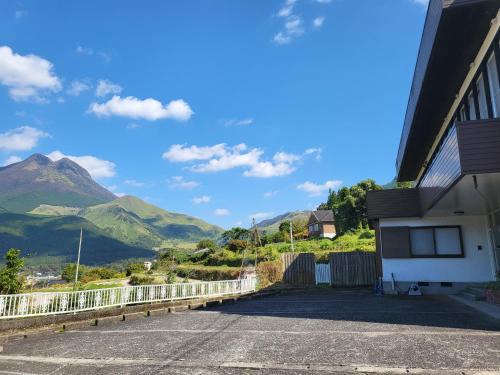Yufuin Onsen Hotel | Yufuin Monday 湯布院マンデー