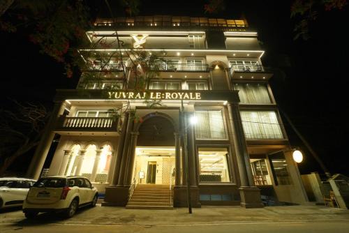 Mysore Hotel | Yuvraj Le: Royale