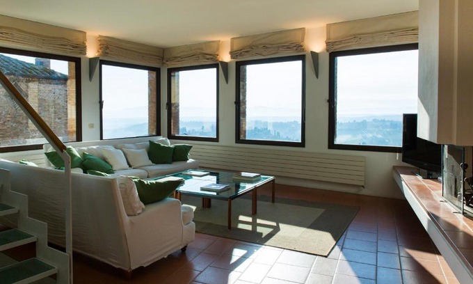 San Gimignano City Centre Apartment | Zafferano Rooftop Terrace Tower House