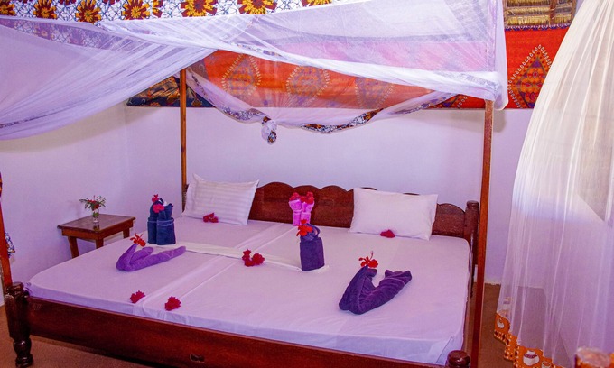 Kidoti Bed & Breakfast | Zanzi Rest bungalows