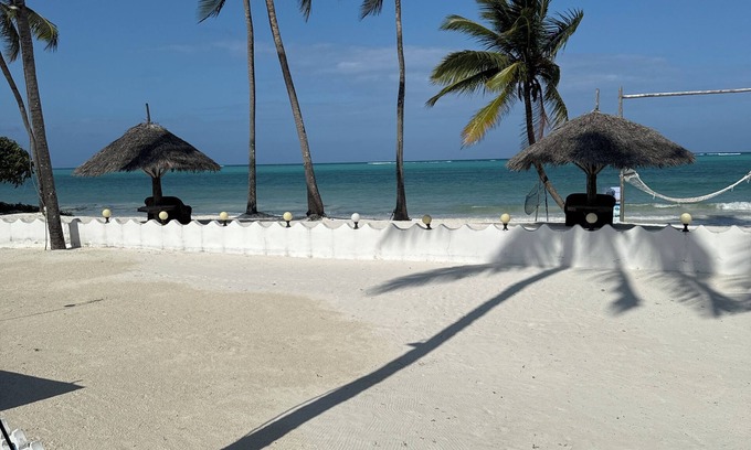 Bwejuu Beach Hotel | zanzinite beach spa hotel