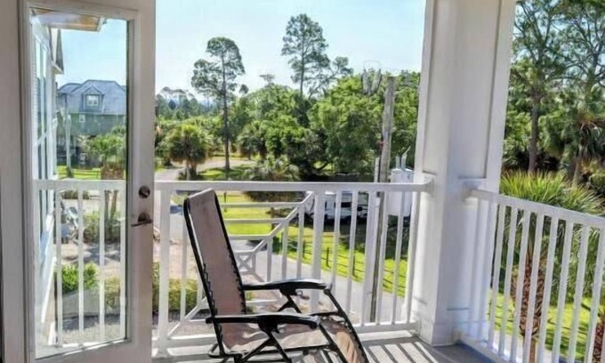 Horseshoe Beach Condo | ZaZa's Retreat located in a fishing village on the hidden coast of Florida