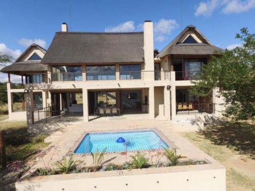 Leeupoort Villa | Zebula 5 Bedroom, sleeps12 IZN1