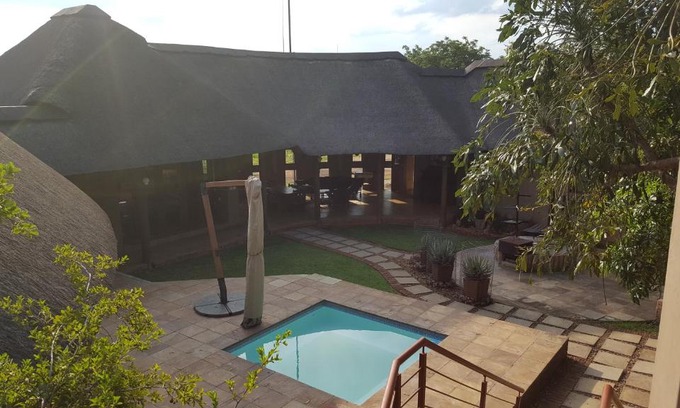 Leeupoort Ski Chalet | Zebula Golf Estate and Spa - Giraffe Plains 4 pax Moi Signature Luxury villa