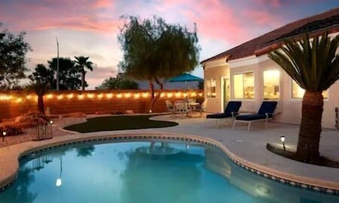 MacDonald Ranch House | Zen House - Newly Remodeled 3BR + Den with Pool