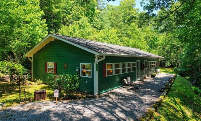 Hiawassee Cottage | Zen in the Woods - Gorgeous views! Multiple outdoor sitting spaces to enjoy.
