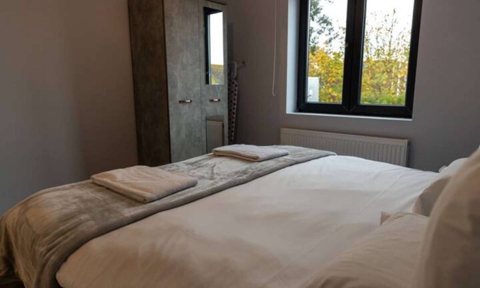 Cranford Apartment | Zen Living heathrow apartment located near Heathrow airport