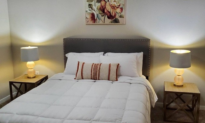 The Villages Apartment | "Zen" near the Med Center and Energy Corridor