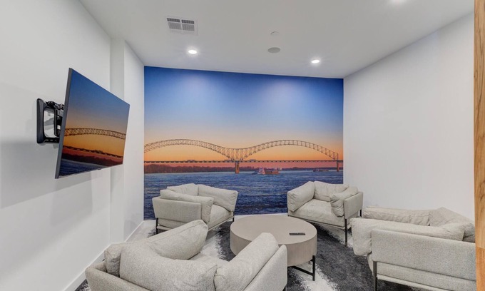 Downtown Memphis Apartment | Zen Oasis|Travel RNs|We <3 Long Stays