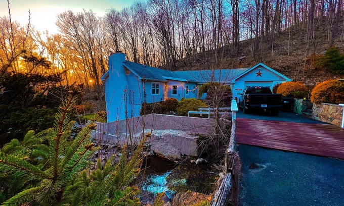 Hardyston Township House | Zen Retreat* EV Charger*Active Creek! 3B/1.5Bth