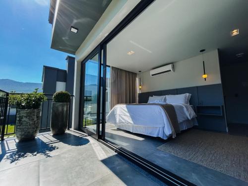 Praia Grande Hotel | Zenith Canyonscape