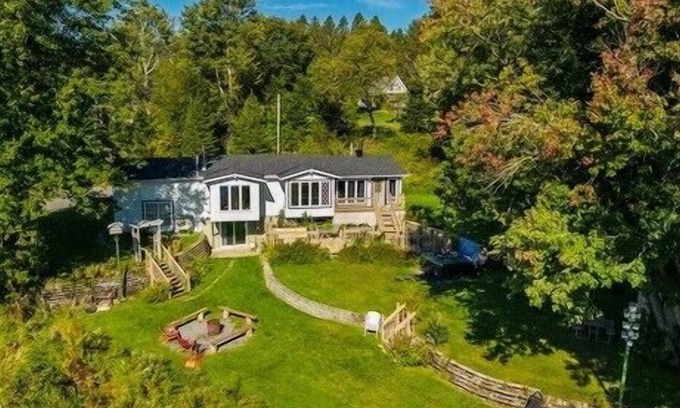 Papineau Regional County Municipality House | Zenitude 3 waterfront cottage