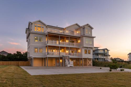 Salvo House | Zensation 14 Bedroom Home by KEES Vacations