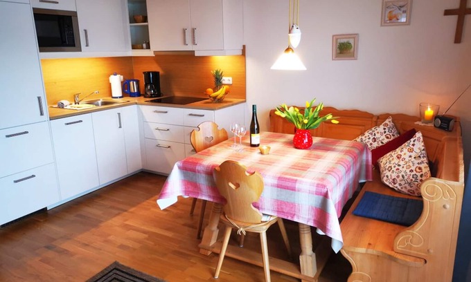 Aunham Apartment | Zentral gelegene Ferienwohnung (55m2) im 1. OG mit Balkon