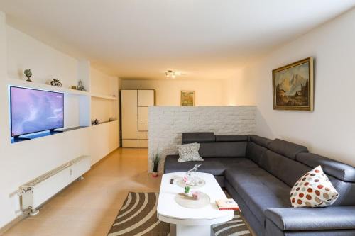 Großenbaum Apartment | zentrale Lage Apartment nähe Düsseldorf Airport, Messe