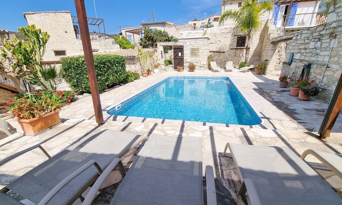 Skarinou Apartment | Zeus Grand Apartment
