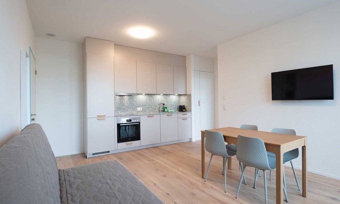 Center Apartment | ZH Blue 4 - Letzigrund HITrental Apartment